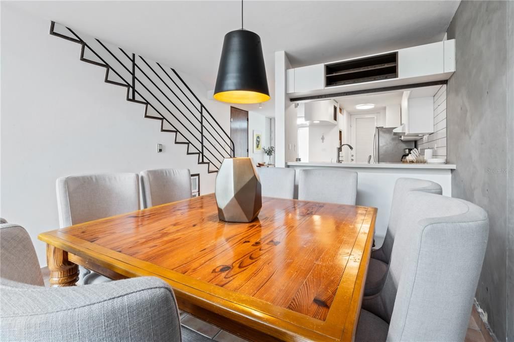 For Sale: $729,000 (4 beds, 4 baths, 2900 Square Feet)