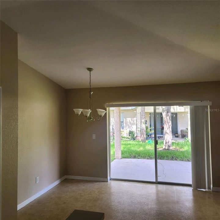 For Rent: $2,095 (4 beds, 2 baths, 1675 Square Feet)