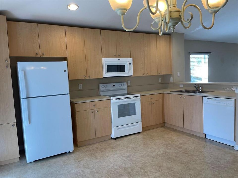 For Rent: $2,095 (4 beds, 2 baths, 1675 Square Feet)