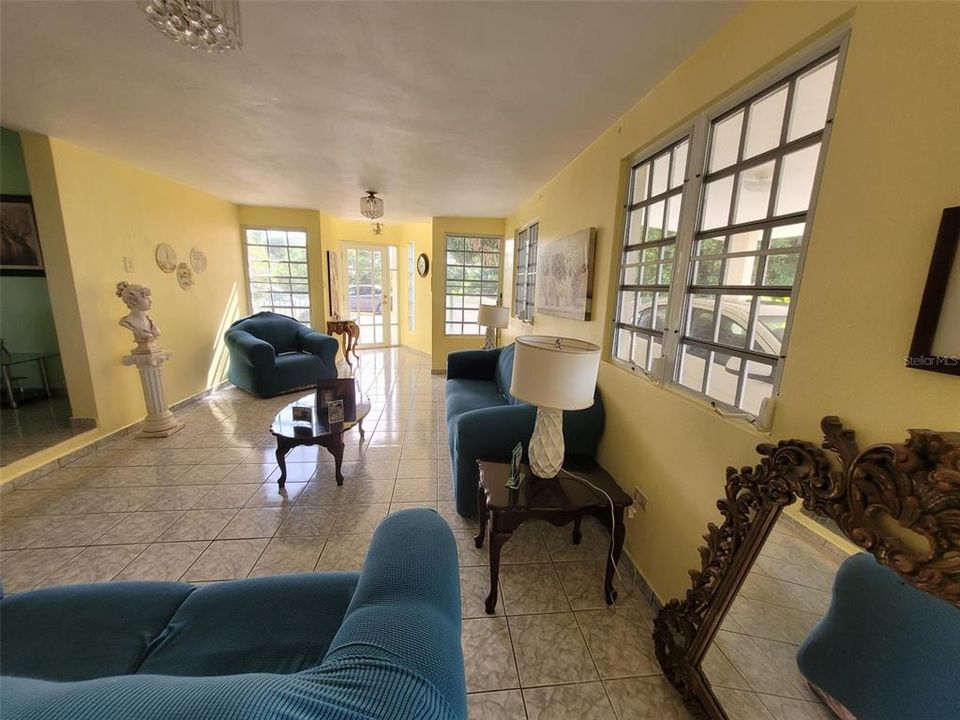 En Venta: $325,000 (0 camas, 0 baños, 990 Pies cuadrados)