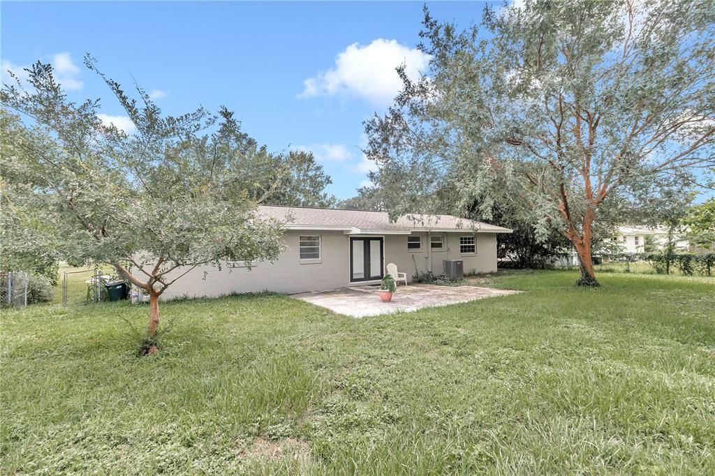 Active With Contract: $199,900 (3 beds, 2 baths, 1200 Square Feet)