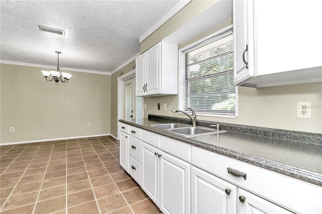 Active With Contract: $199,900 (3 beds, 2 baths, 1200 Square Feet)