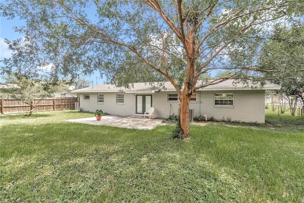 Active With Contract: $199,900 (3 beds, 2 baths, 1200 Square Feet)