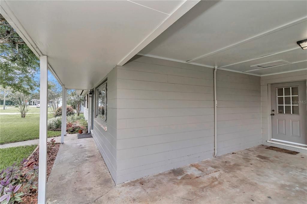 Active With Contract: $199,900 (3 beds, 2 baths, 1200 Square Feet)