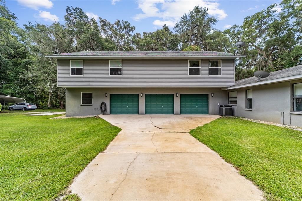 3-car garage with workshop