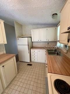 For Sale: $149,900 (2 beds, 2 baths, 936 Square Feet)