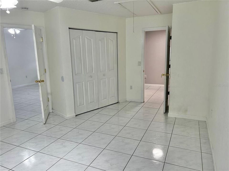 For Rent: $1,600 (3 beds, 1 baths, 1038 Square Feet)