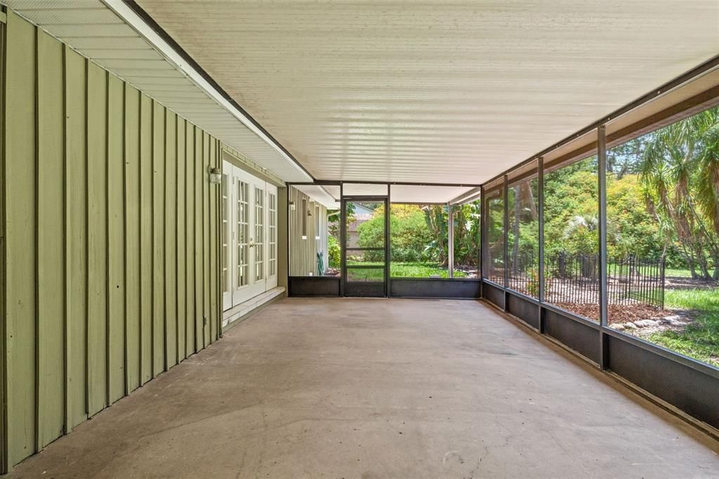 Screened in Back Porch