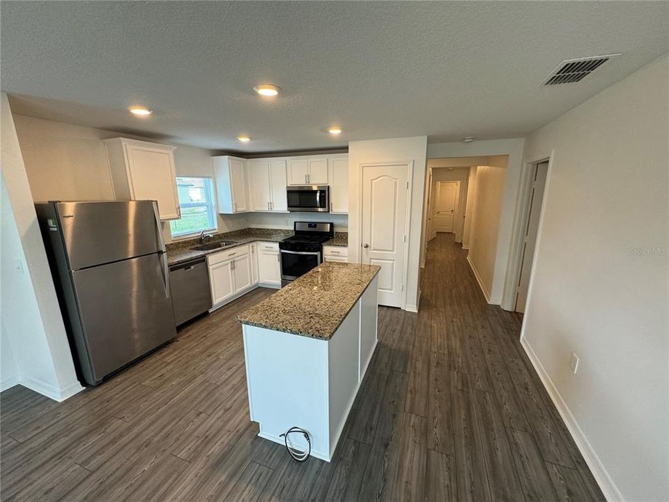 For Rent: $1,799 (3 beds, 2 baths, 1491 Square Feet)