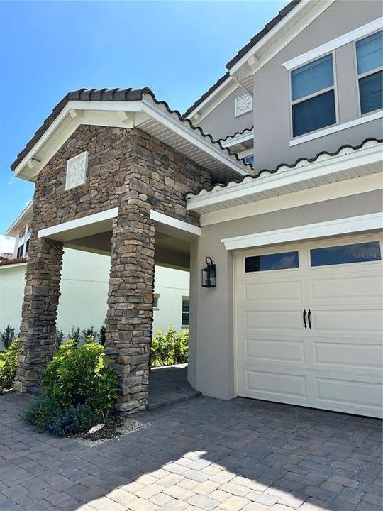 Active With Contract: $3,600 (3 beds, 3 baths, 2175 Square Feet)