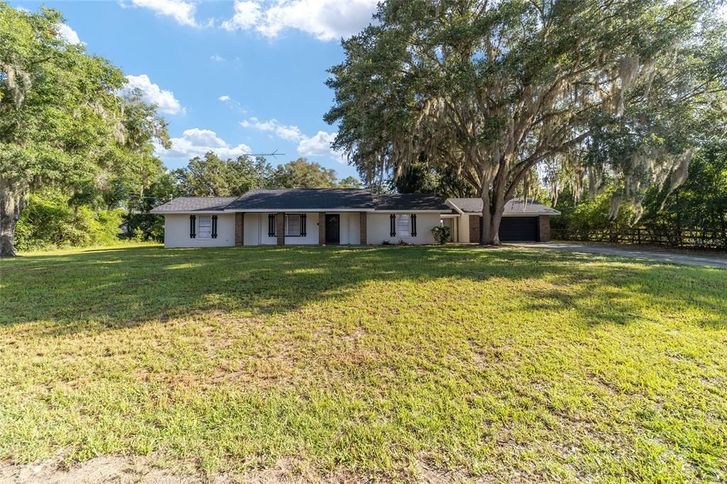 Active With Contract: $249,900 (3 beds, 2 baths, 1431 Square Feet)