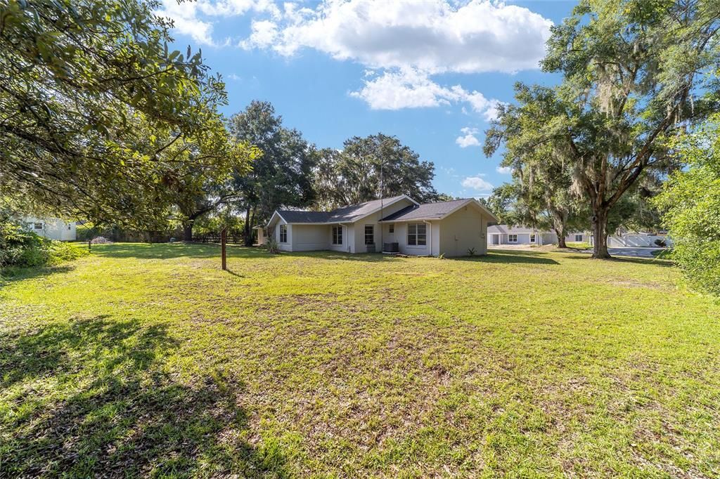 Active With Contract: $249,900 (3 beds, 2 baths, 1431 Square Feet)