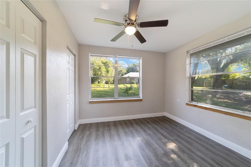 Active With Contract: $249,900 (3 beds, 2 baths, 1431 Square Feet)