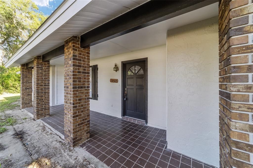 Active With Contract: $249,900 (3 beds, 2 baths, 1431 Square Feet)