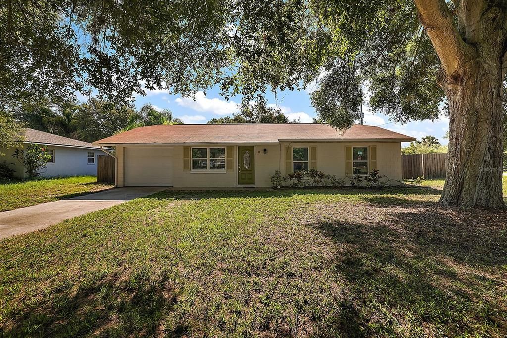 Active With Contract: $259,000 (3 beds, 2 baths, 1026 Square Feet)