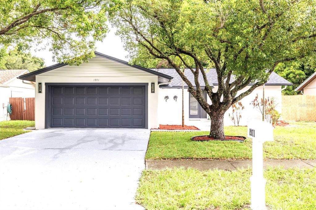 Active With Contract: $498,900 (3 beds, 2 baths, 1620 Square Feet)