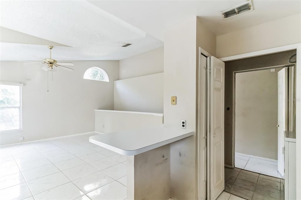 For Sale: $190,000 (2 beds, 2 baths, 1126 Square Feet)