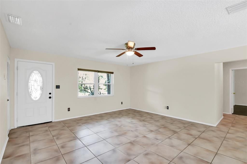 For Sale: $414,900 (3 beds, 2 baths, 1378 Square Feet)