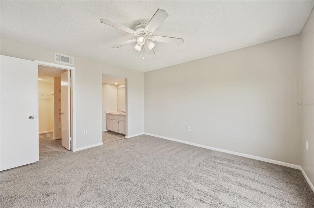 For Sale: $280,000 (2 beds, 2 baths, 1025 Square Feet)