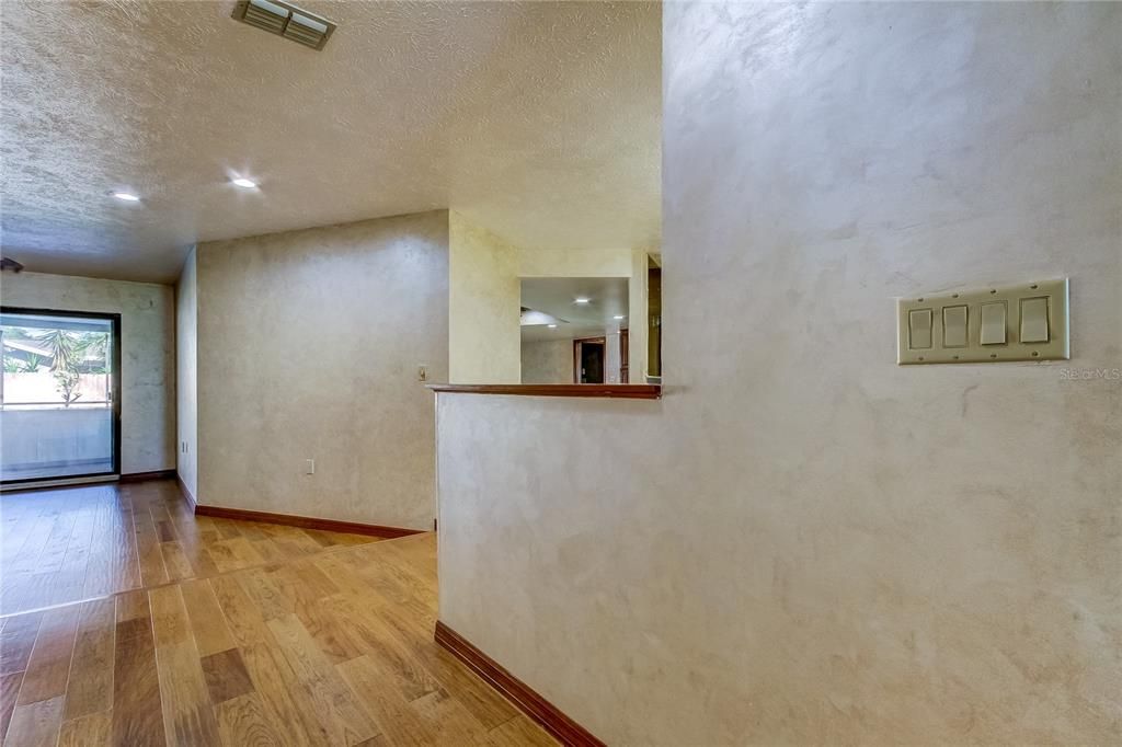 En Venta: $709,999 (3 camas, 3 baños, 2769 Pies cuadrados)