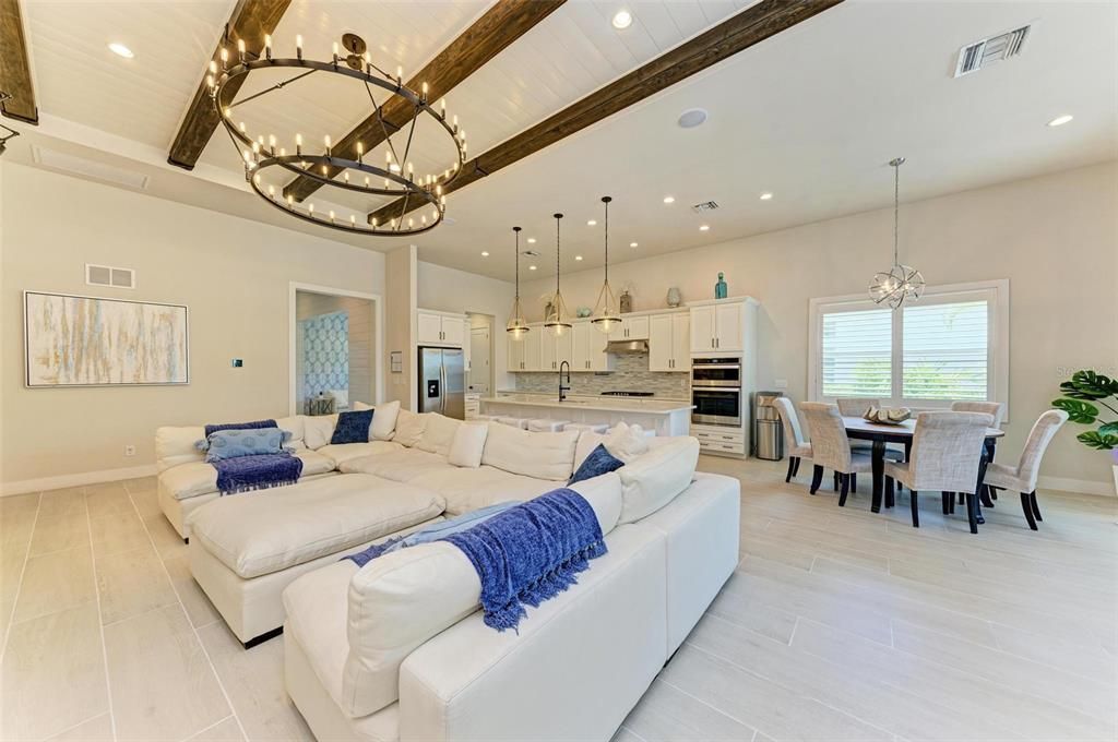 Active With Contract: $1,590,000 (3 beds, 3 baths, 2826 Square Feet)