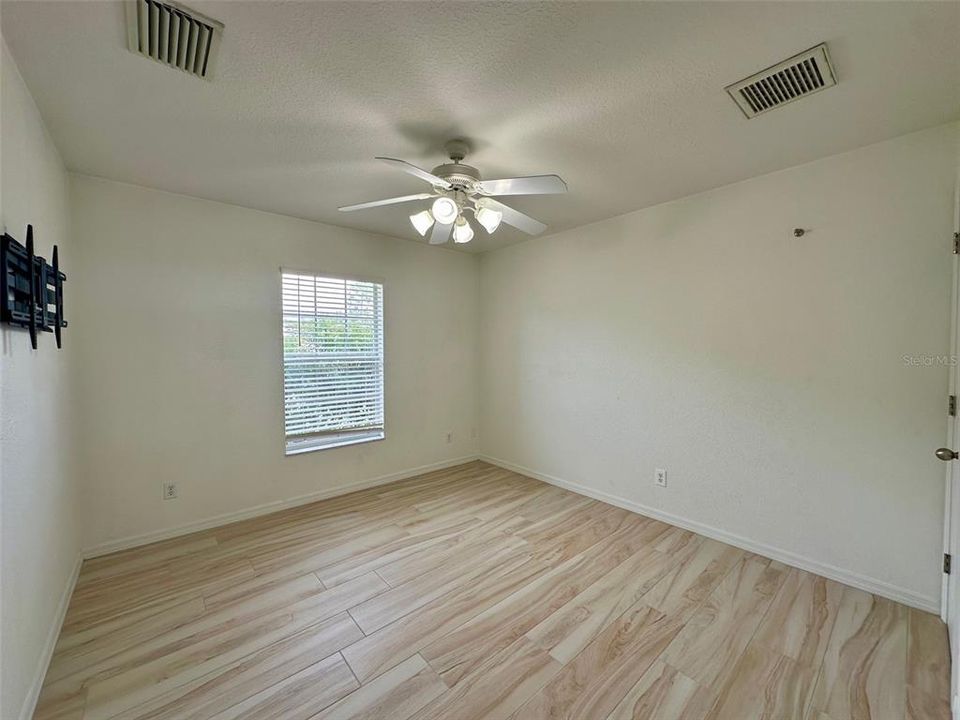 For Rent: $3,145 (4 beds, 2 baths, 2145 Square Feet)