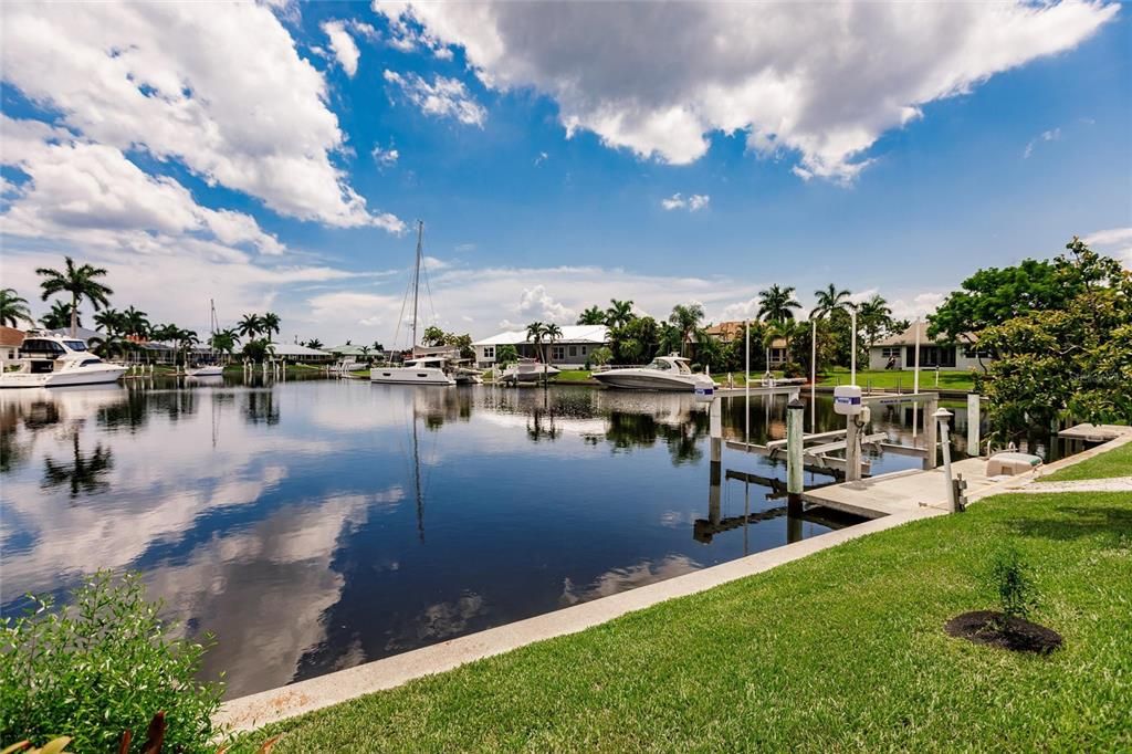 For Sale: $759,000 (4 beds, 2 baths, 2043 Square Feet)