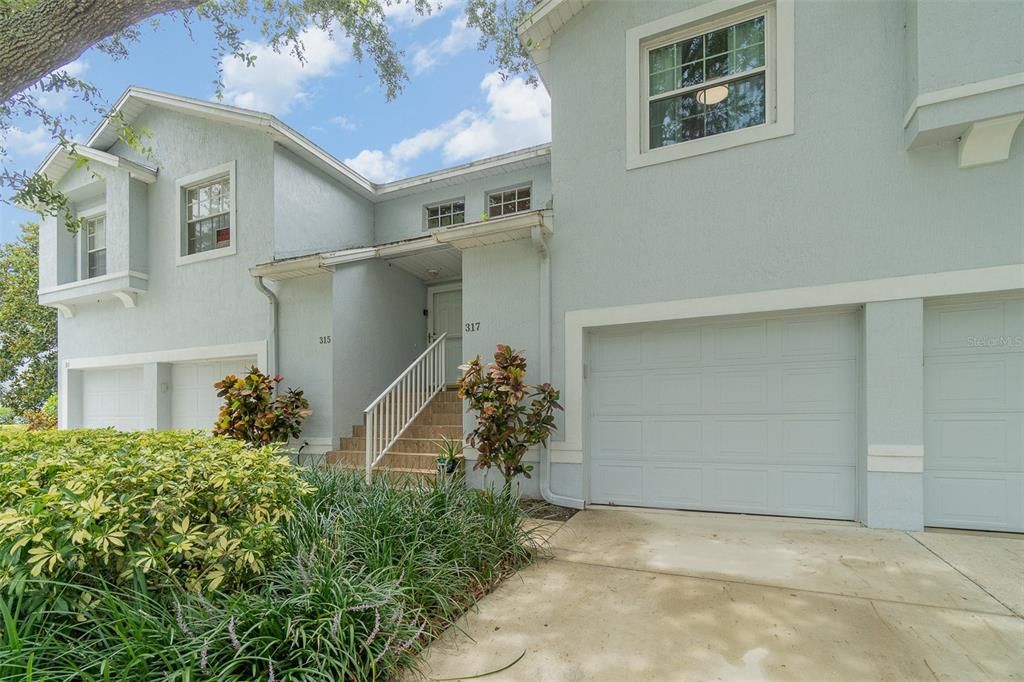 1 car garage with spacious driveway