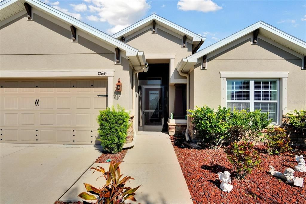 For Sale: $439,900 (4 beds, 2 baths, 2082 Square Feet)