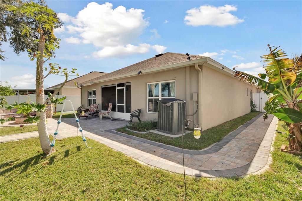 For Sale: $439,900 (4 beds, 2 baths, 2082 Square Feet)