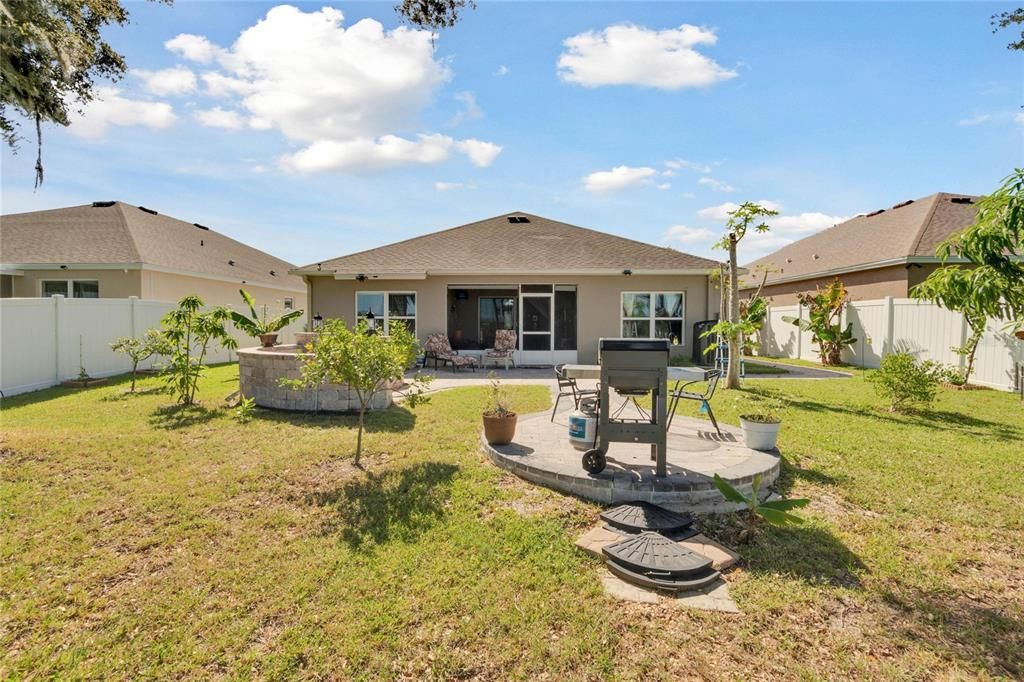 For Sale: $439,900 (4 beds, 2 baths, 2082 Square Feet)