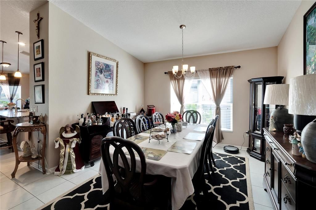 For Sale: $439,900 (4 beds, 2 baths, 2082 Square Feet)