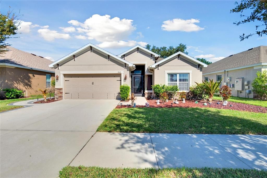 For Sale: $439,900 (4 beds, 2 baths, 2082 Square Feet)