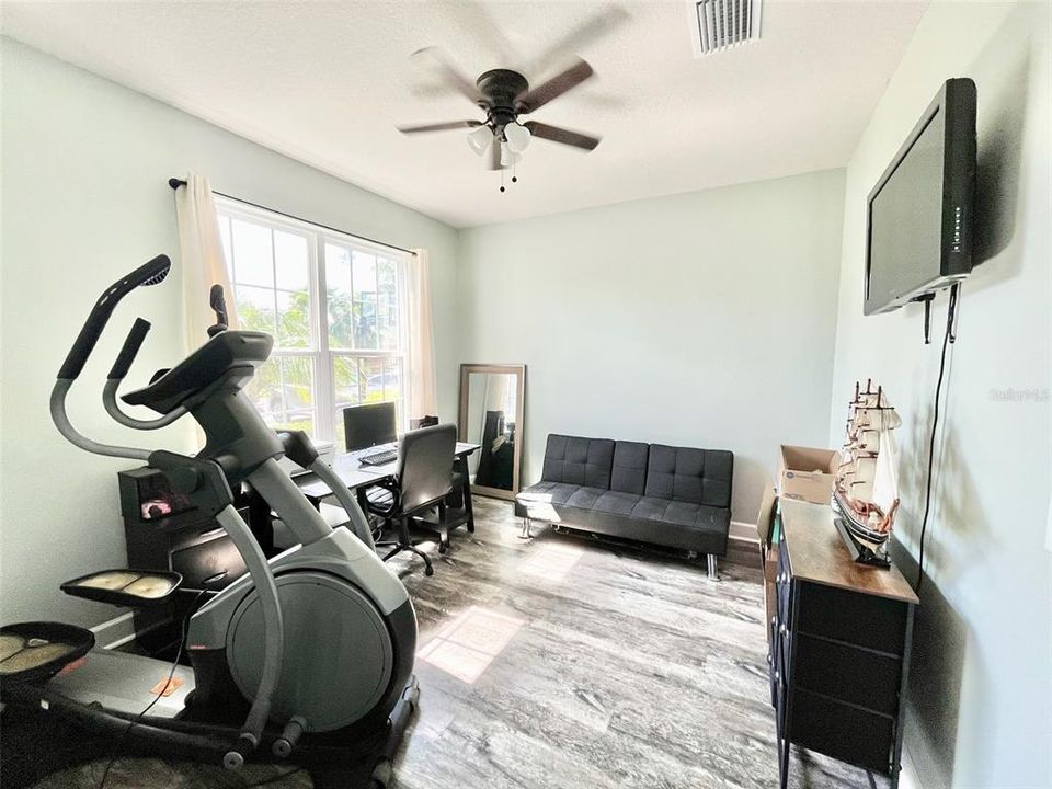 For Sale: $465,000 (3 beds, 2 baths, 2386 Square Feet)