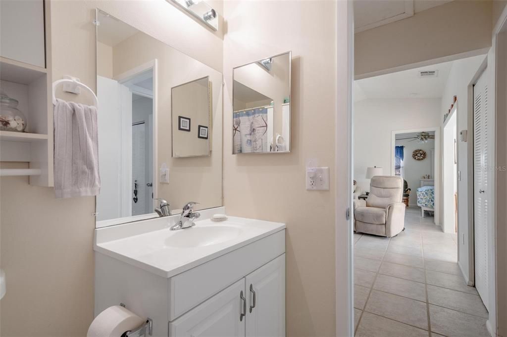 Active With Contract: $1,500 (2 beds, 2 baths, 912 Square Feet)