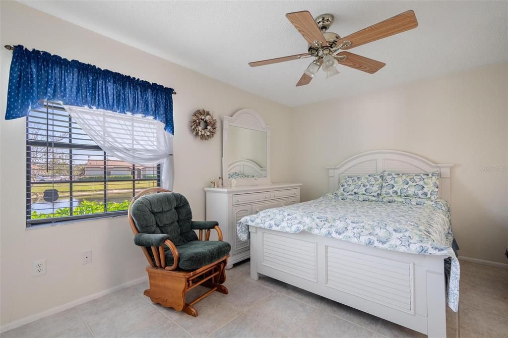 Active With Contract: $1,500 (2 beds, 2 baths, 912 Square Feet)