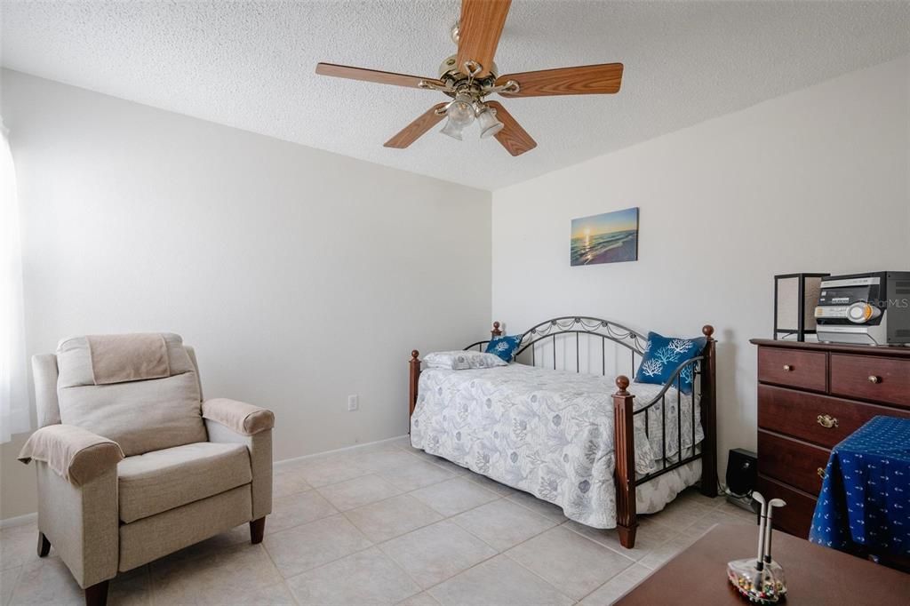 Active With Contract: $1,500 (2 beds, 2 baths, 912 Square Feet)