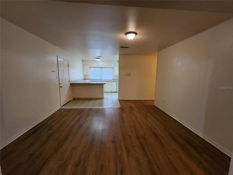 For Rent: $1,500 (3 beds, 2 baths, 1345 Square Feet)