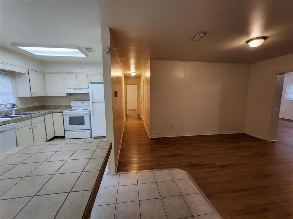 For Rent: $1,500 (3 beds, 2 baths, 1345 Square Feet)