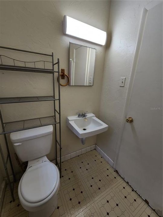 For Rent: $1,500 (3 beds, 2 baths, 1345 Square Feet)