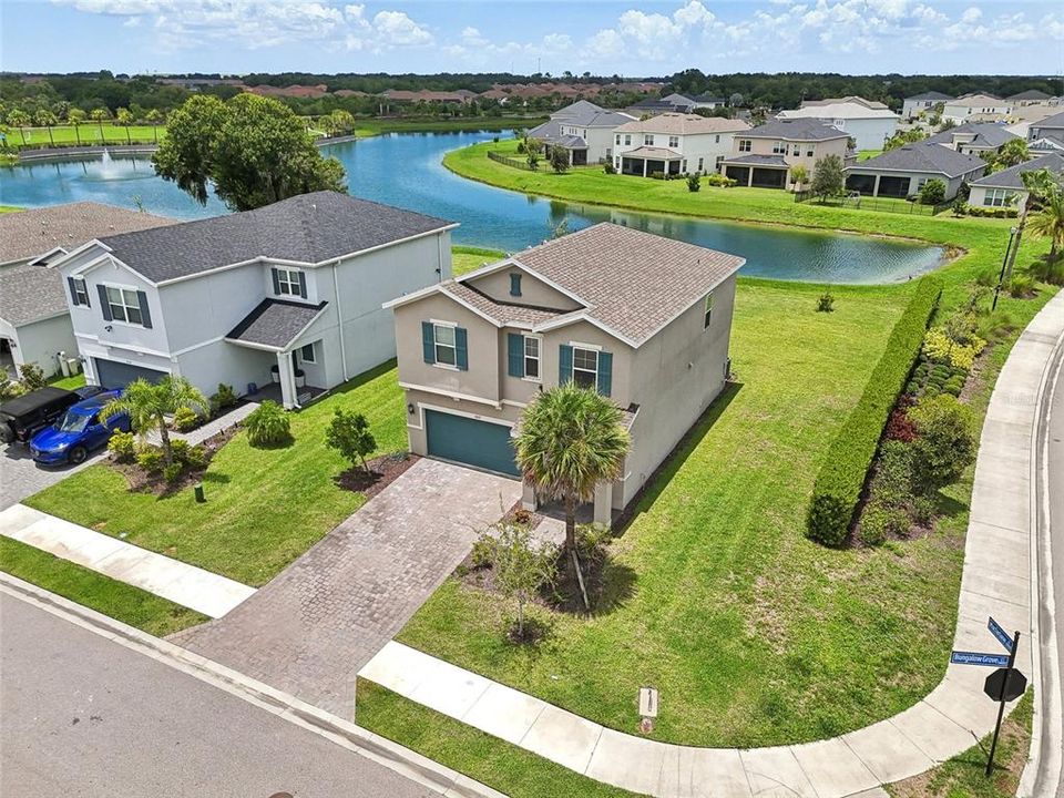 Active With Contract: $399,000 (3 beds, 2 baths, 2024 Square Feet)