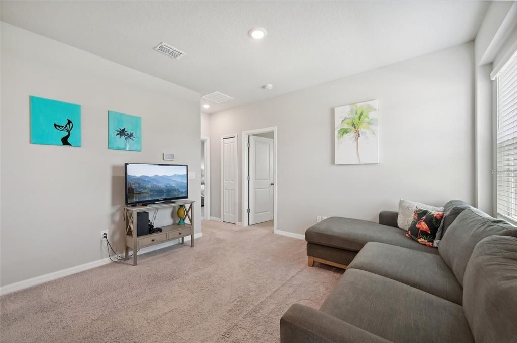 Active With Contract: $399,000 (3 beds, 2 baths, 2024 Square Feet)