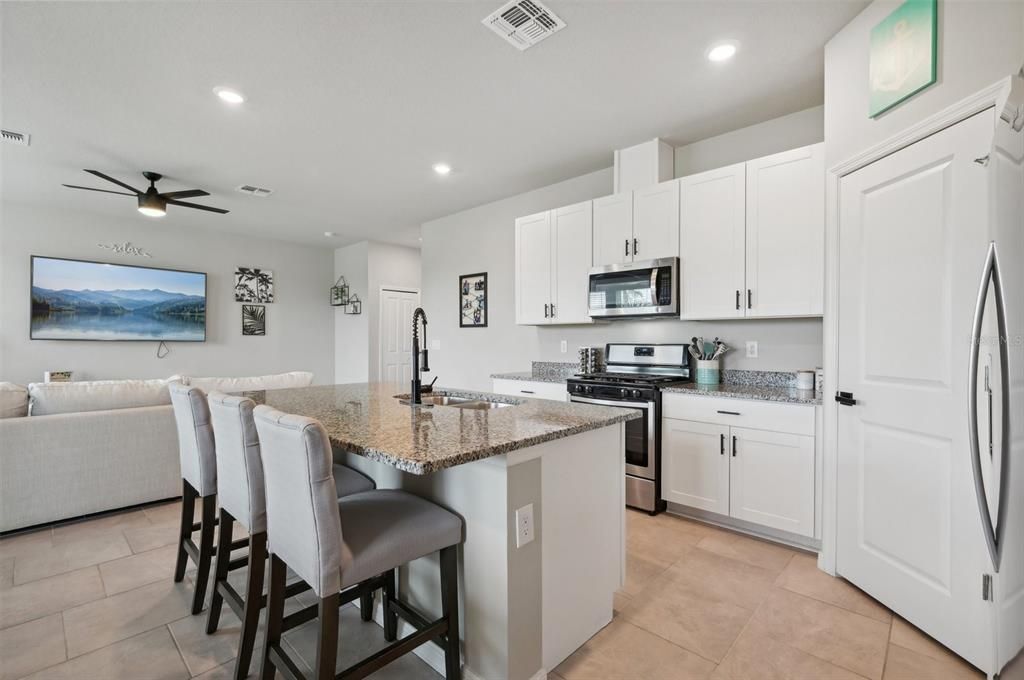 Active With Contract: $399,000 (3 beds, 2 baths, 2024 Square Feet)