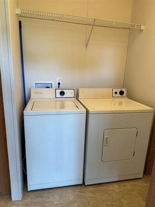 Washer/dryer inside