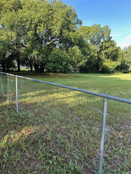 land extends to the second fence