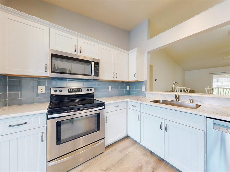 For Sale: $285,369 (2 beds, 2 baths, 1514 Square Feet)