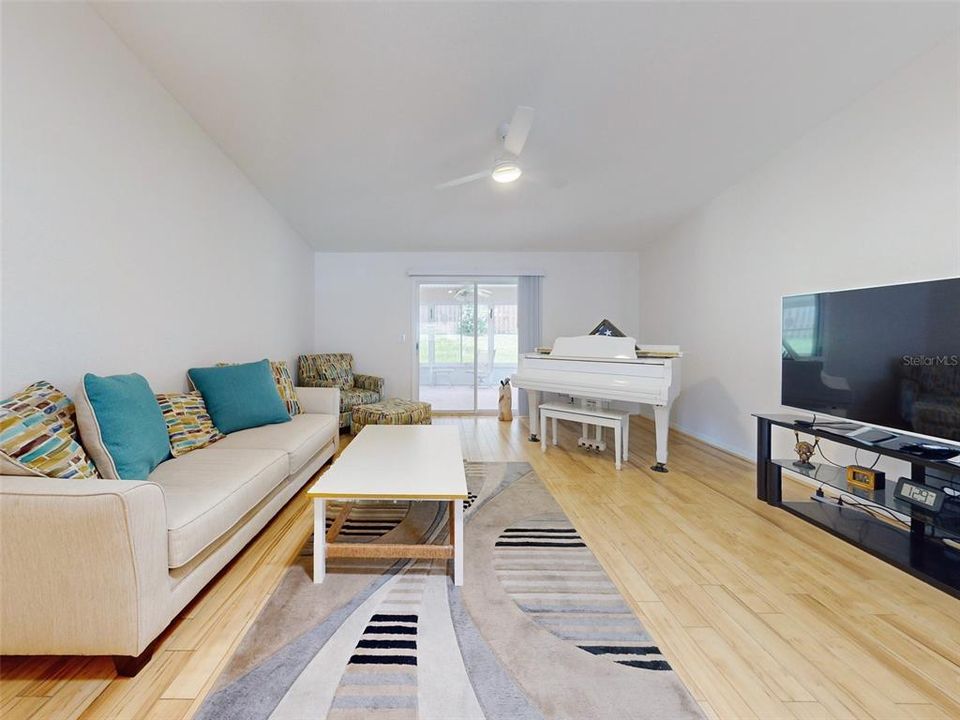 For Sale: $285,369 (2 beds, 2 baths, 1514 Square Feet)