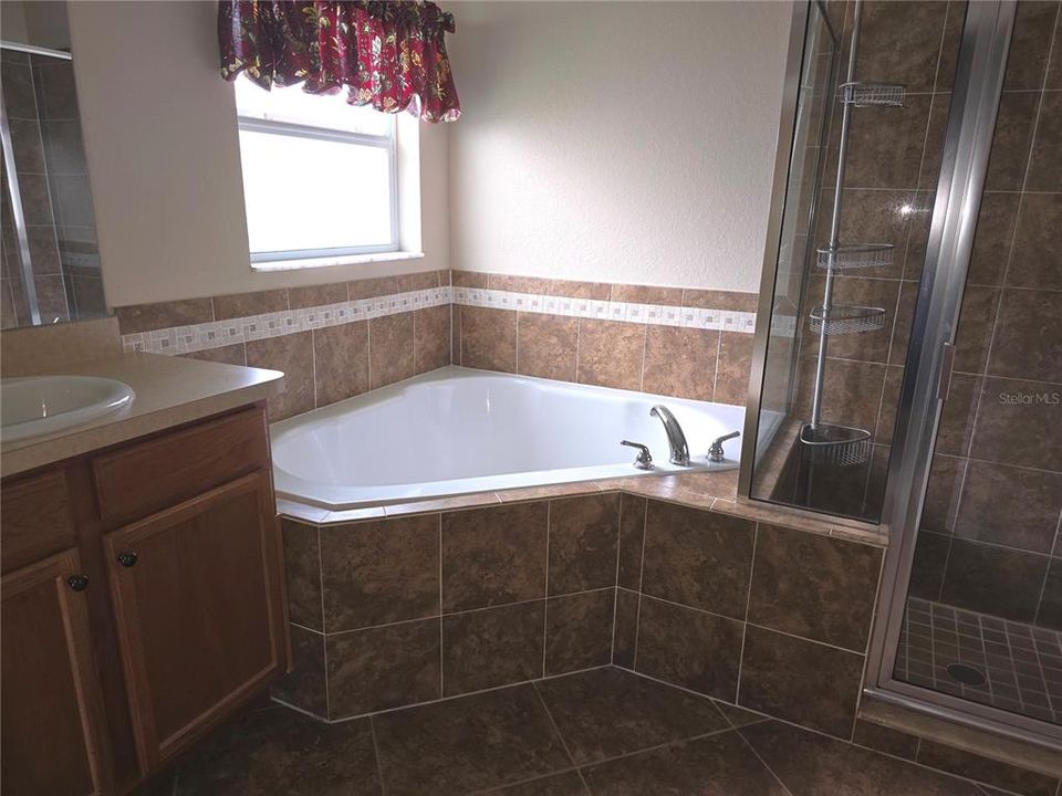 023 M.BATH TUB