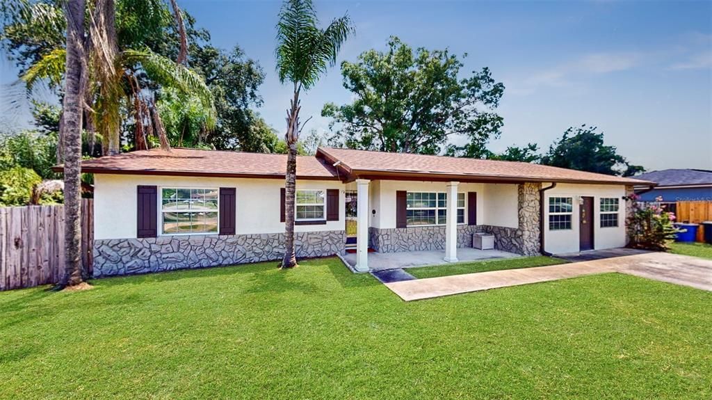 Recently Sold: $370,000 (3 beds, 2 baths, 1808 Square Feet)