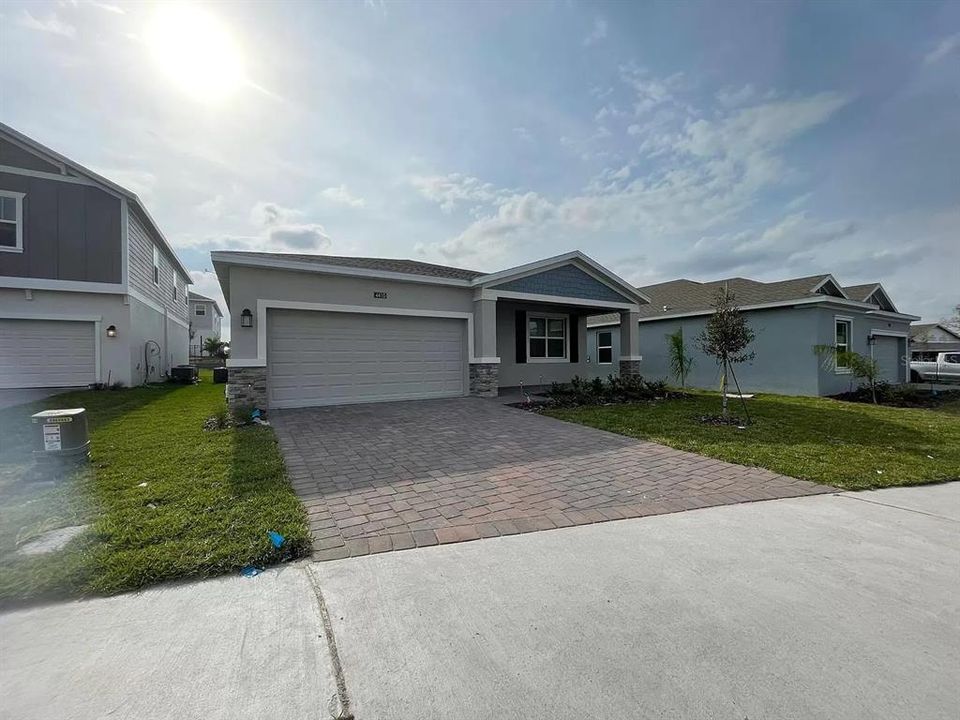 Recently Sold: $440,999 (5 beds, 3 baths, 2000 Square Feet)